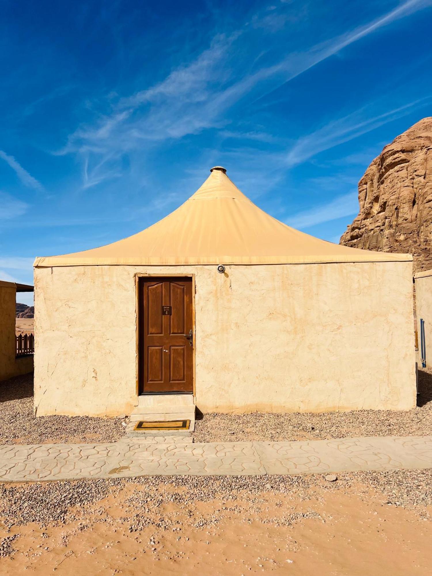 Апартаменты Abdullah Luxury Camp Вади-Рам Экстерьер фото
