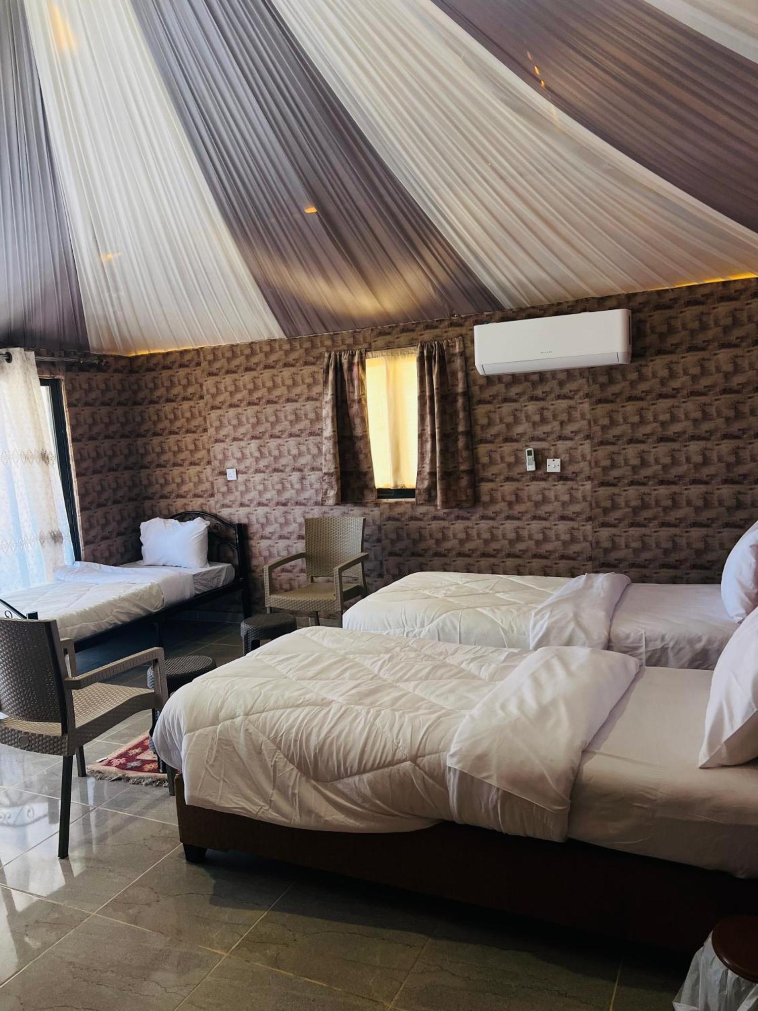 Апартаменты Abdullah Luxury Camp Вади-Рам Экстерьер фото