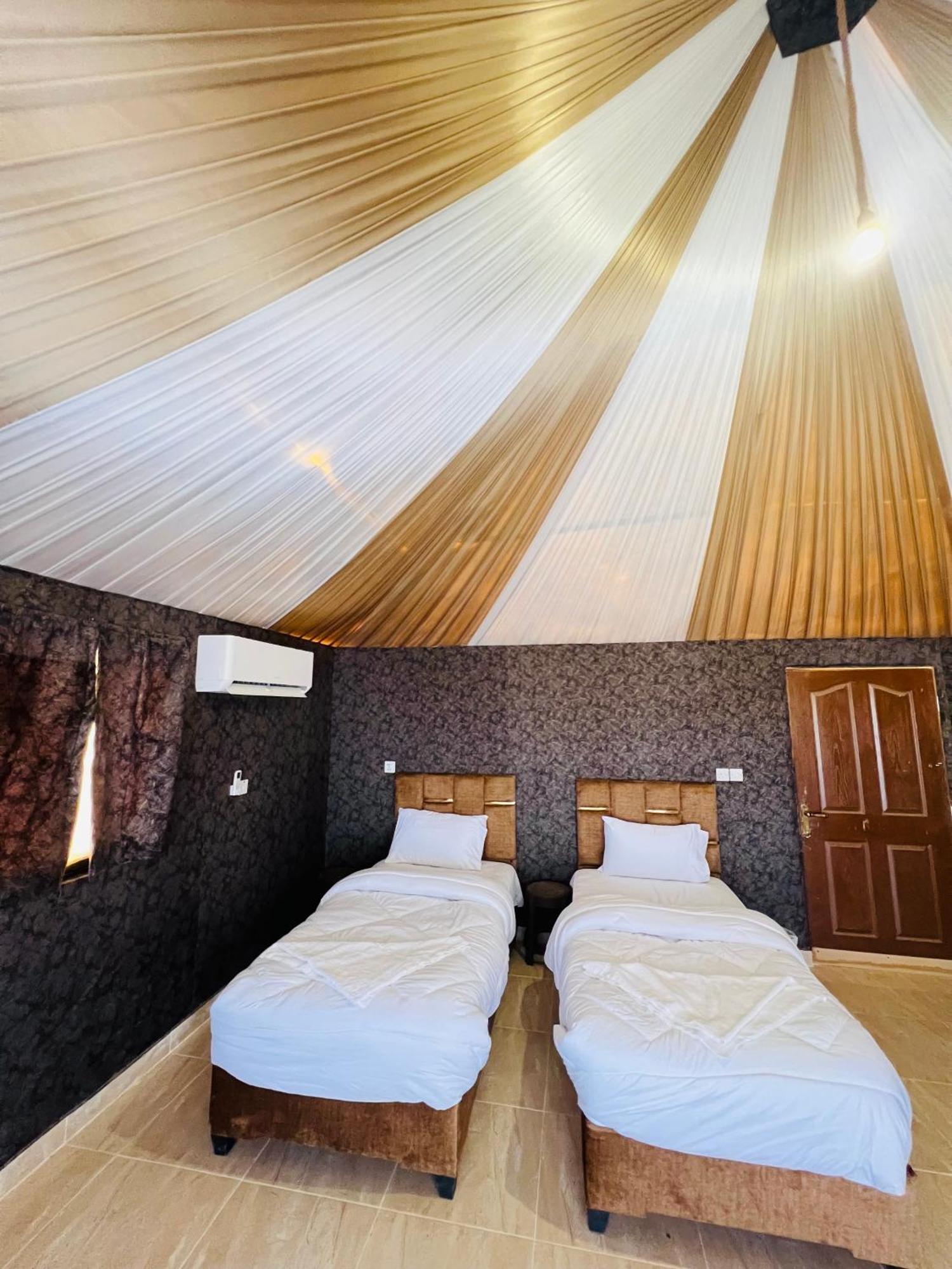 Апартаменты Abdullah Luxury Camp Вади-Рам Экстерьер фото