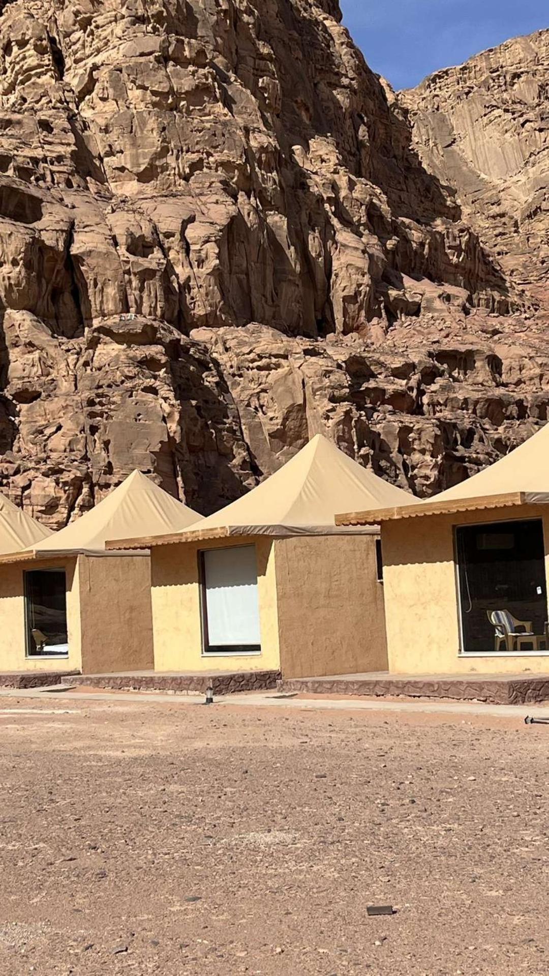 Апартаменты Abdullah Luxury Camp Вади-Рам Экстерьер фото