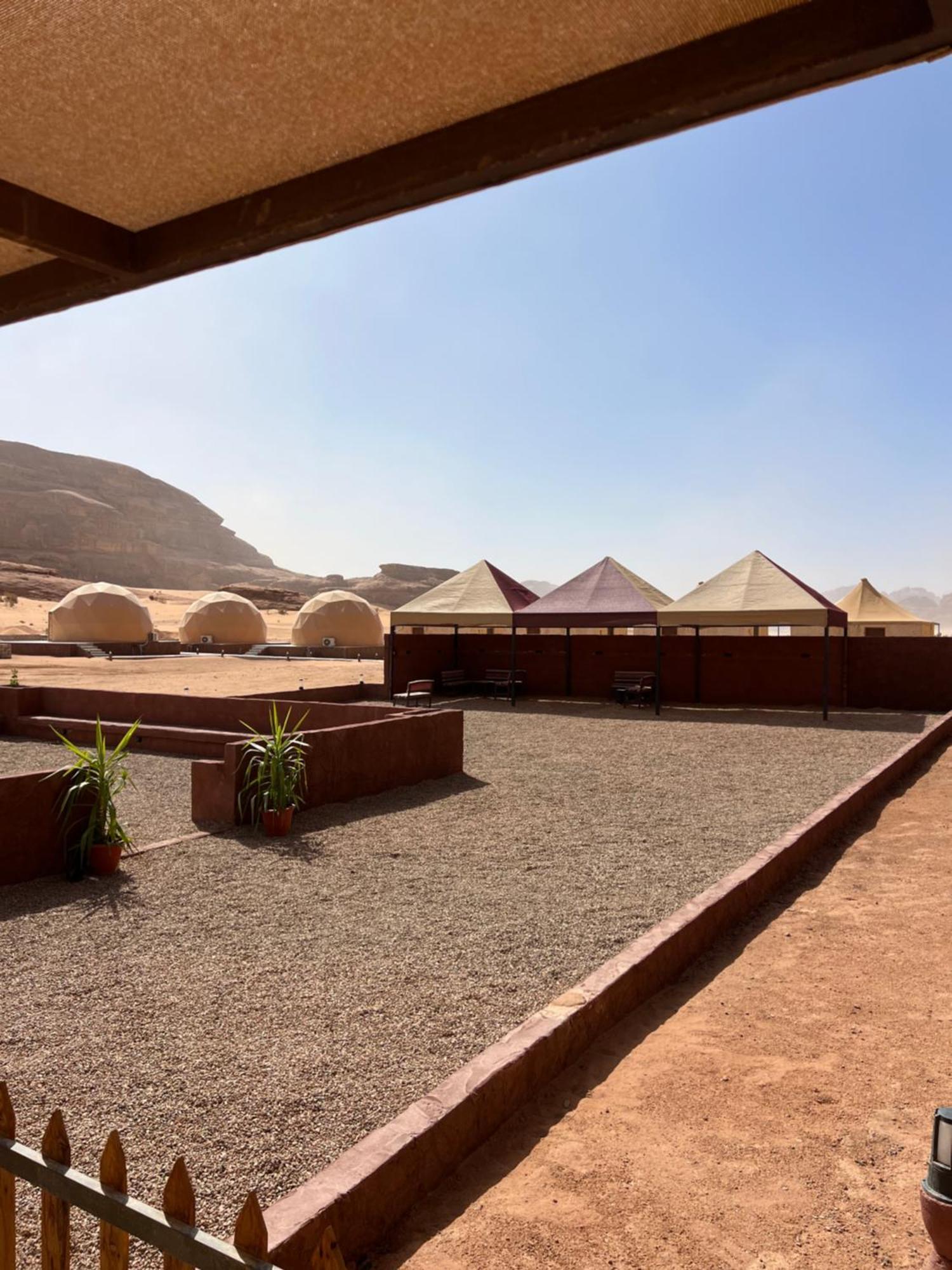 Апартаменты Abdullah Luxury Camp Вади-Рам Экстерьер фото